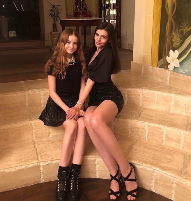 Irina Columbeanu seamănă tot mai mult cu mama ei și locuiesc amândouă în America