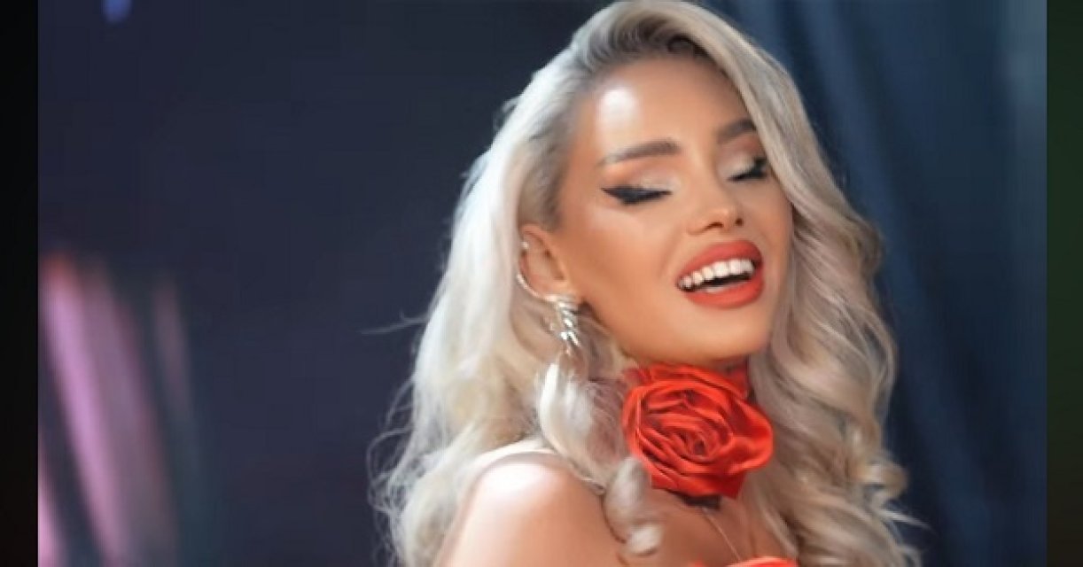 Anunțul făcut de Maria Constantin despre căsnicia ei de un an și jumătate. Artista are un fiu de 15 ani