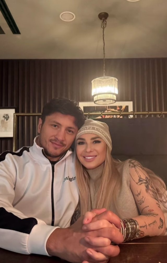 Ce bijuterie spectaculoasă a primit Anamaria Prodan de la Ronald Gavril, pe care îl consideră un bărbat matur, chiar dacă este mai tânăr decât ea