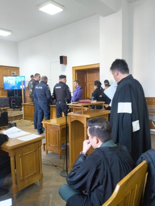 Andreea, o studentă din Timișoara, a fost ucisă de iubit cu 51 de lovituri de cuțit. Avocații lui Mirel Dragomir cer o pedeapsă mai blândă