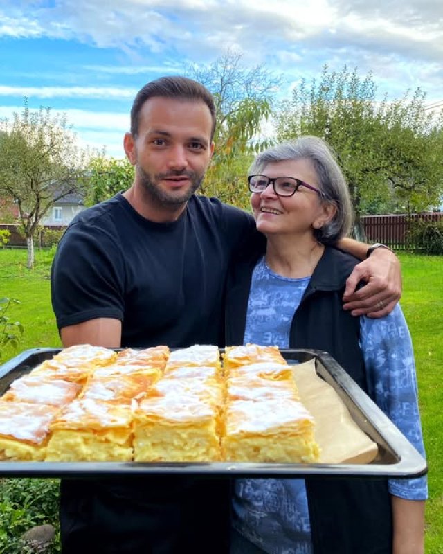Mihai Morar le-a făcut un cadou de zile mari părinților lui