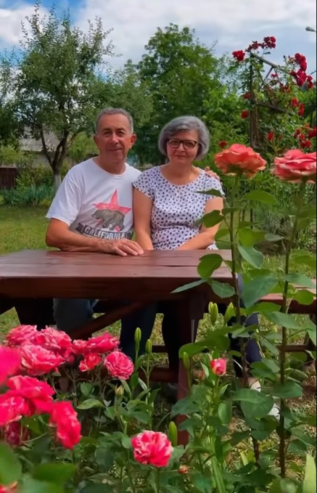 Mihai Morar le-a cumpărat părinților lui o mașină