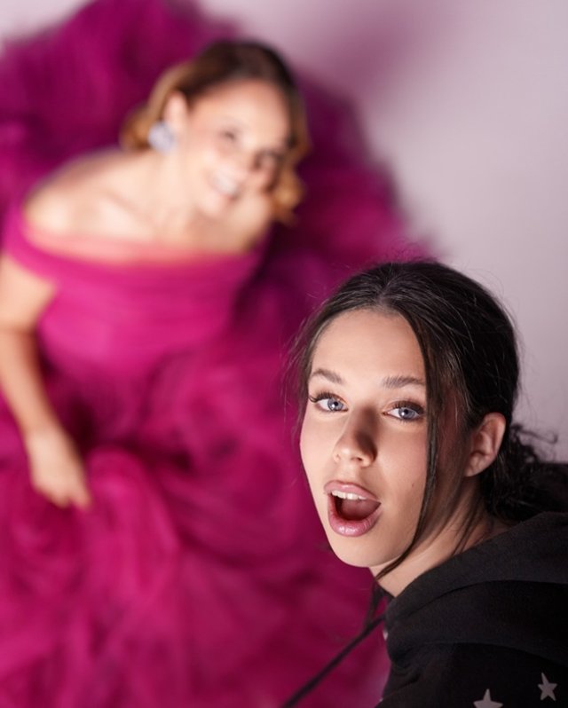 Andreea Marin a împlinit 50 de ani și a făcut o ședință foto care să îi amintească de această etapă a vieții