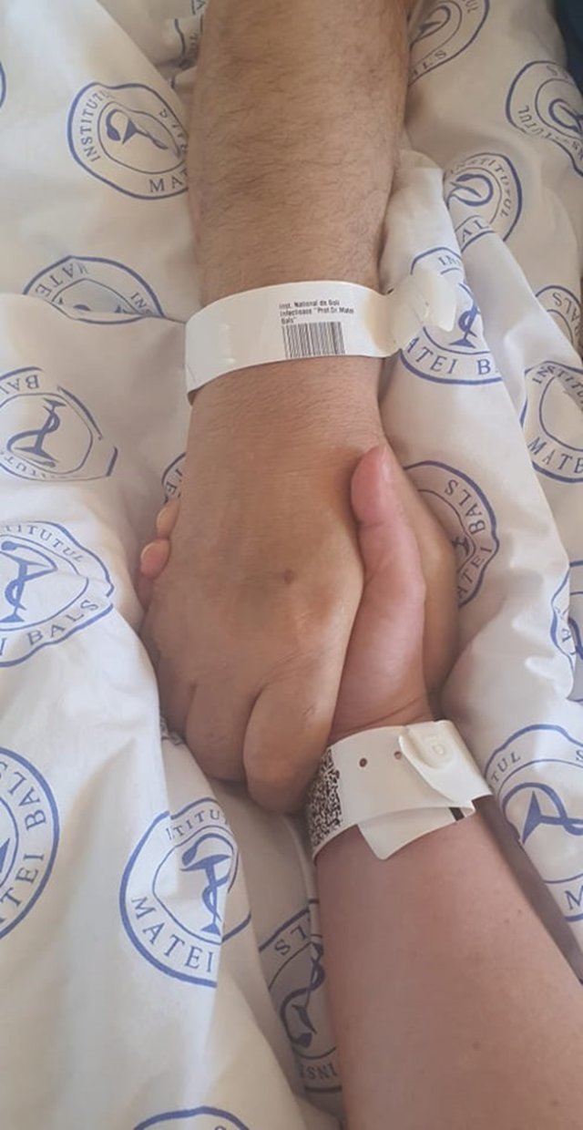 Oana Lis, în lacrimi înainte de sărbători. Viorel Lis a fost externat din spital, dar a fost uitat de prieteni, Oana îi este alături la bine și la greu