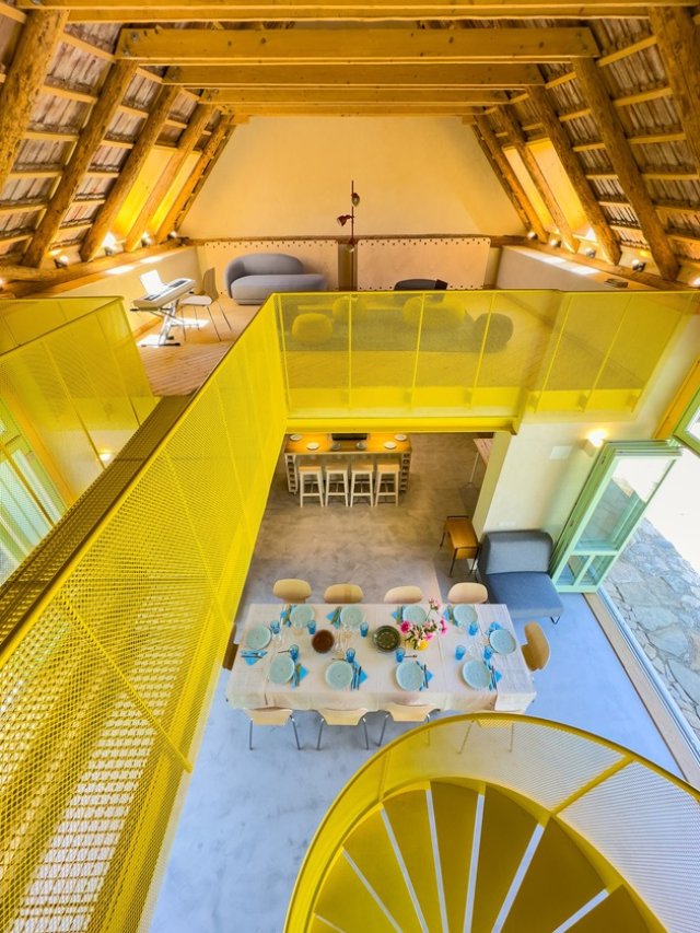 Tudor Chirilă se mută la țară? Cum arată casa lui de vacanță din Porumbacu. O închiriază turiștilor