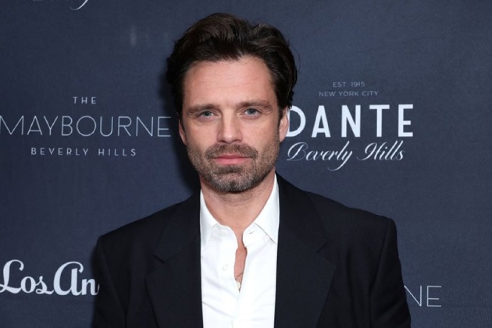 Ce avere are Sebastian Stan, care a plecat dintr-un bloc fost comunist din Constanța și a ajuns vedetă în America. I-a dedicat Globul de Aur mamei sale