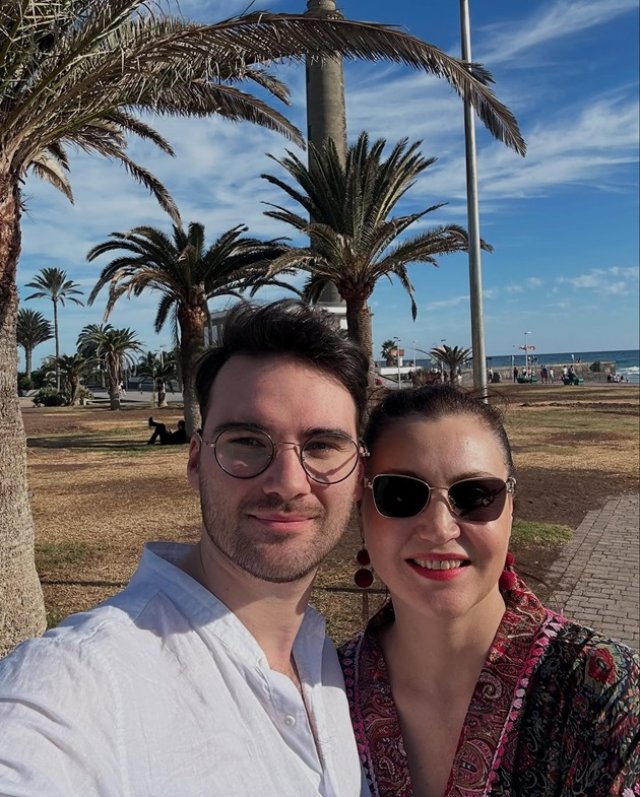 Daniela Nane nu își mai ascunde relația. Ce imagini a postat mai tânărul ei iubit din vacanța recentă. Au creat și un spectacol împreună