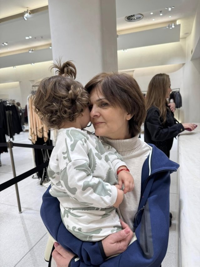 Theo Rose, vacanță de vis cu familia. Ipostaza rară cu ea și Anghel Damian. S-au relaxat și au mâncat bine