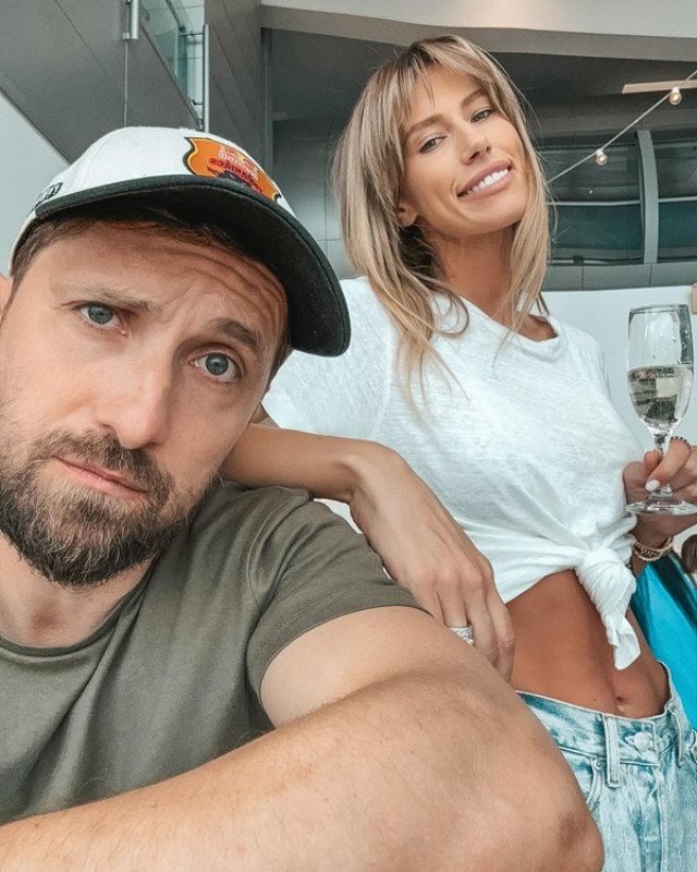 Gabriela Prisăcariu a făcut anunțul despre căsnicia cu Dani Oțil. Cum o surprinde soțul ei?