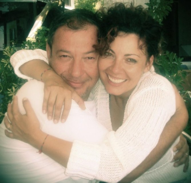 Ce meserie nobilă are soția lui Bodo de la Proconsul. Cu ce se ocupă de când s-au mutat la țară. A creat locuri de joacă pentru copiii din comună