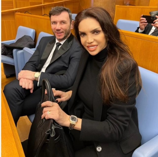 Cristina Spătar nu locuiește cu soțul ei în aceeași casă, deși sunt căsătoriți de aproape trei ani, Vicențiu Mocanu locuiește în Vâlcea