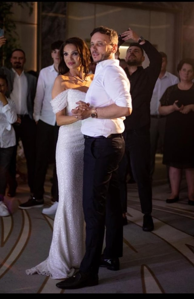 Cristina Spătar nu locuiește cu soțul ei în aceeași casă, deși sunt căsătoriți de aproape trei ani, vedeta are o vilă de lux în Crevedia