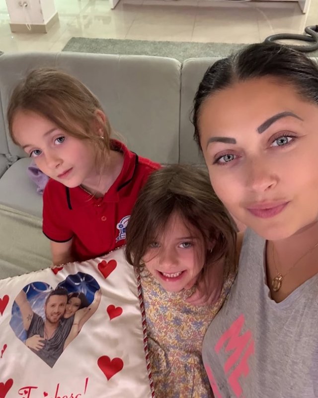 Gabriela Cristea, mai fericită ca oricând de când și-a dat demisia din televiziune. Ce program are acum de când a devenit "casnică". Stă mai mult cu fiicele sale