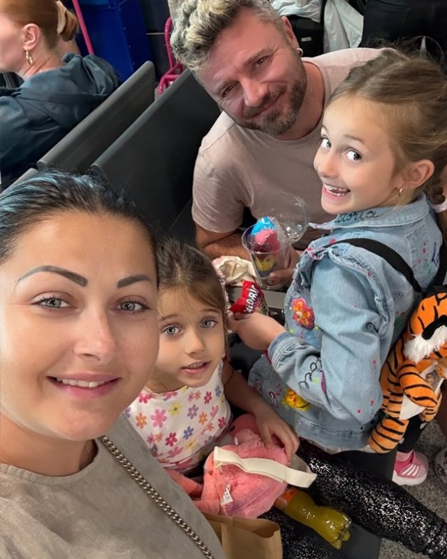 Gabriela Cristea, mai fericită ca oricând de când și-a dat demisia din televiziune. Ce program are acum de când a devenit "casnică". Iese la restaurant cu soțul și copiii