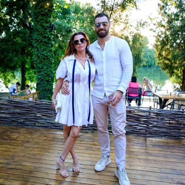 Cine sunt Andra și Andrei Stoica de la Power Couple. Motivul pentru care soția luptătorului nu prea merge la meciurile lui. Formează o familie împlinită