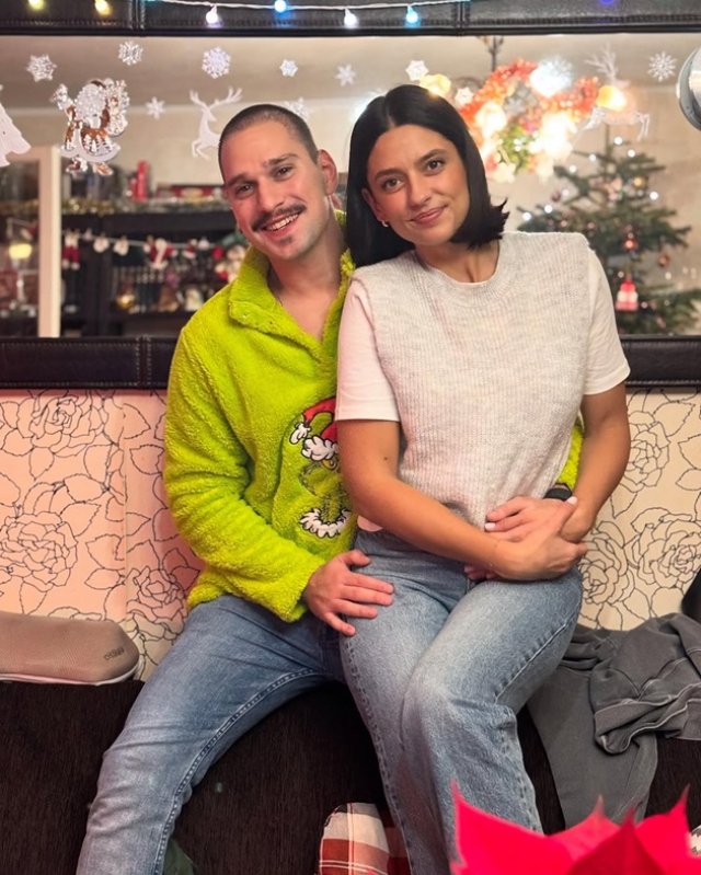 Cum arată Vlad Gherman după cele două implanturi de păr. Cum s-a postat pe rețelele sociale. Soția l-a susținut să facă această intervenție