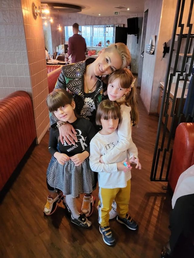 Gabriela Lucuțar, primele declarații despre situația copiilor ei după divorț. Regina Întunericului a fost căsătorită 20 de ani