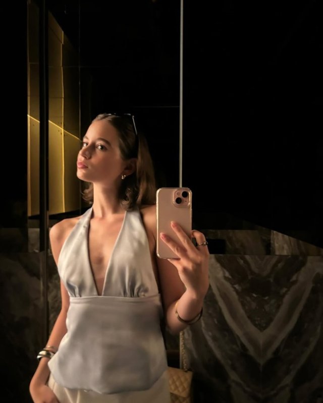 Irina Columbeanu a ajuns piele și os. Imaginea postată în online cu care și-a îngrijorat fanii. Este pasionată de modă