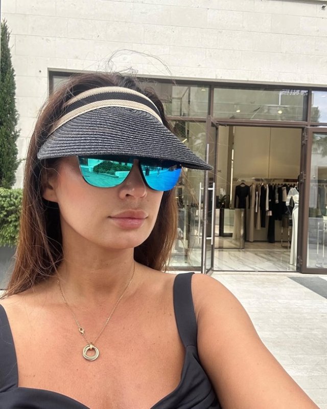 Cum arată Nicoleta Luciu fără pic de machiaj? Are 44 de ani și patru copii, dar nu se teme să-și arate "adevărata față". Frumusețea este moștenire de familie