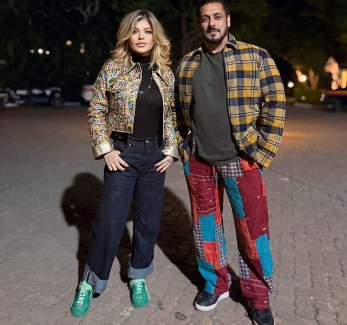 Loredana Groza confirmă relația Iuliei Vântur cu Salman Khan? Cum s-a fotografiat cu cei doi, chiar la ei acasă, în India, unde a fost și anul trecut