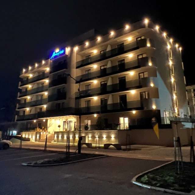 Cât costă o noapte de cazare la hotelul de lux al Andreei Bănică. A pregătit deja oferta pentru 1 mai 2025. Vedeta și soțul ei s-au lansat de curând în afaceri