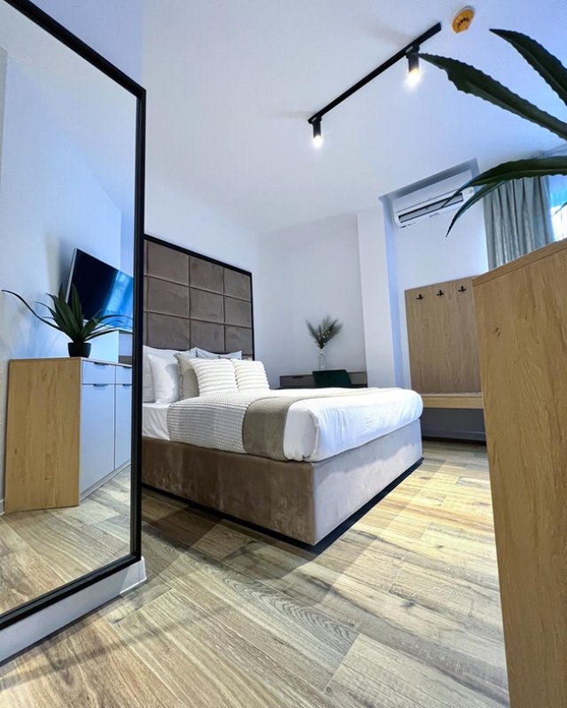 Cât costă o noapte de cazare la hotelul de lux al Andreei Bănică. A pregătit deja oferta pentru 1 mai 2025. Unitatea de cazare are 52 de spații de închiriat