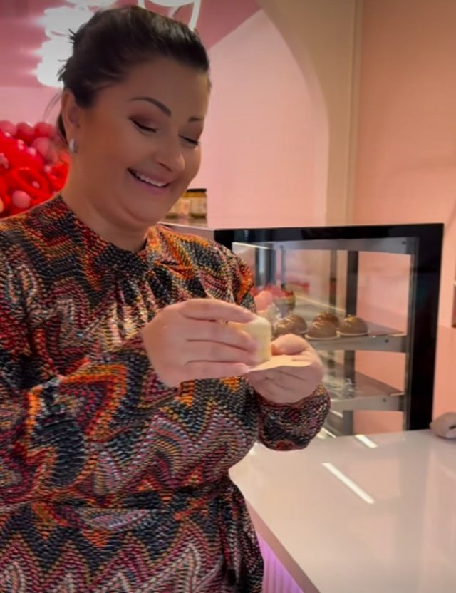 "Naștere ușoară". Imaginile recente cu Gabriela Cristea care au atras atenția fanilor din online. Mulți s-au întrebat dacă nu este însărcinată din nou, pentru că poftește la prăjituri