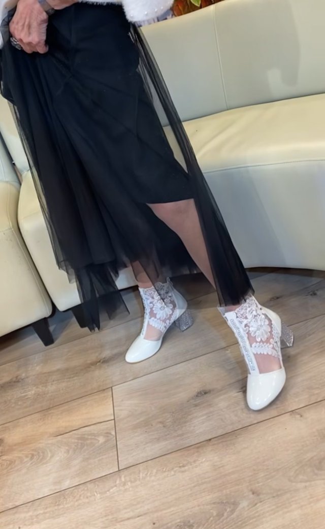 Marina Voica, apariție de senzație la 88 de ani. Locuiește singură în Breaza de mai bine de 20 de ani. S-a îmbrăcat elegant la emisiunea lui Cristi Brancu