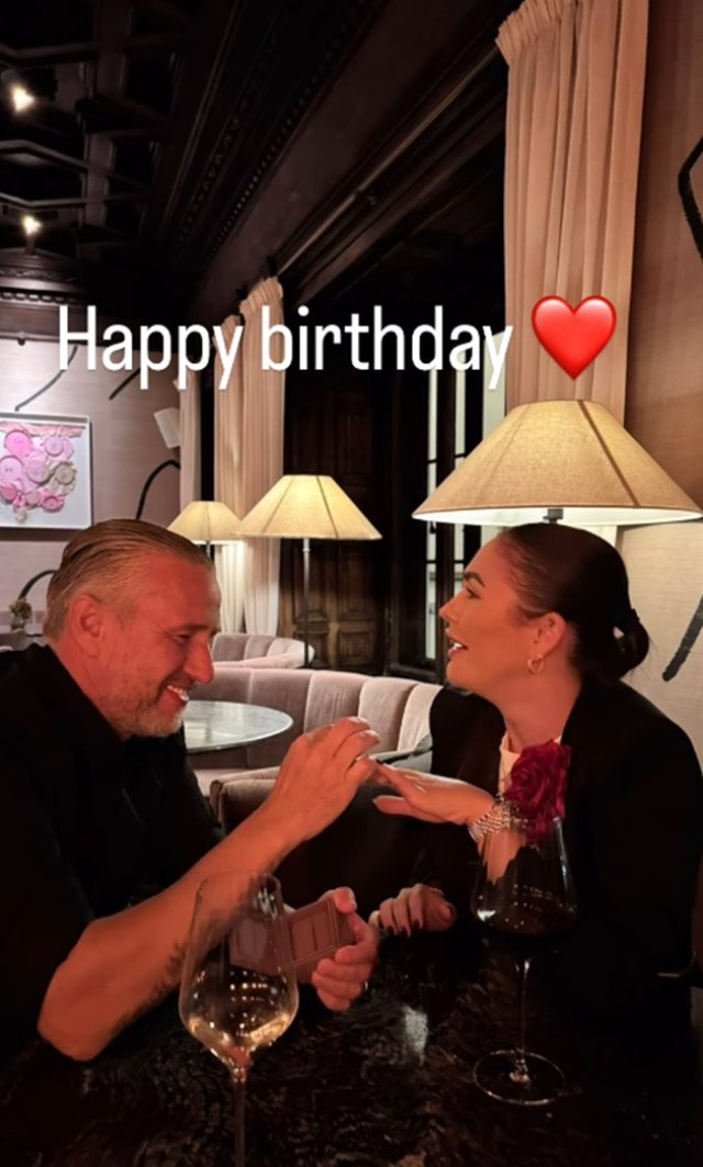 Laurentiu Reghecampf a făcut pasul cel mare. Cum a cerut-o în căsătorie pe Corina Caciuc, surpriză de ziua ei