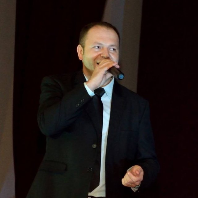 S-a stins fulgerător în aeroport! Tenorul Felician Mureșan a murit subit chiar înainte să plece spre Muntele Athos, era membru al Corului Filarmonicii din Oradea