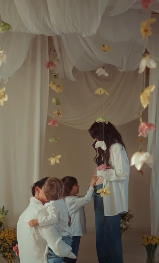 Ștefana Peev urmează să devină mămică pentru a treia oară. Cum a dat influencerița vestea cea mare. Familia lor va avea cinci membri