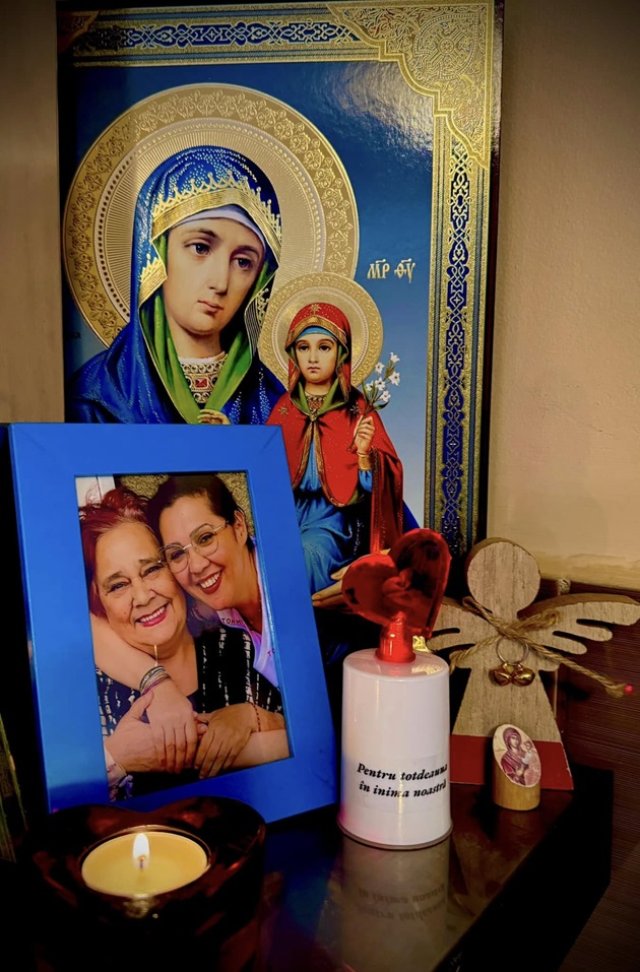 Minodora, mesaj sfâșietor în ziua în care ar fi trebuit să-și aniverseze mama. Vedeta a rămas fără cea mai importantă ființă din viața ei în urmă cu trei ani. Îi duce dorul femeii care a adus-o pe lume