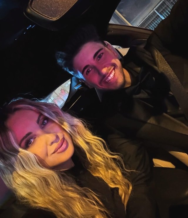 Sebastian Dobrincu s-a despărțit de Otniela Sandu, deși păreau extrem de fericiți. Tânărul milionar a fost surprins deja alături de fosta iubită. A recunoscut că nu mai formează un cuplu