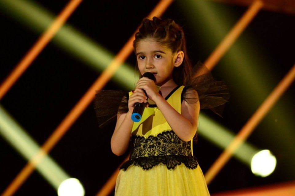 Ce mare s-a făcut fiica actriței Nouria Nouri și a lui Daniel Iordăchioaie. Salma Nicole este talentată la desen
