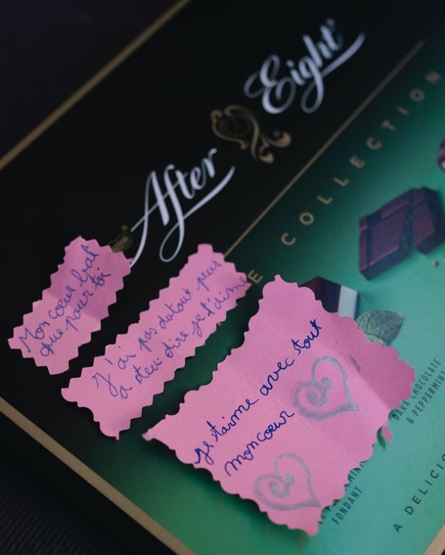 Ce relație specială este între Andreea Esca și fiul ei. Aris și-a surprins mama în cel mai dulce mod posibil de 8 martie. I-a deschis sertarul cu amintiri