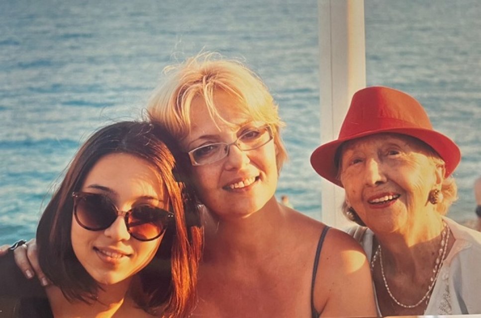 Ce mare și frumoasă a crescut fiica Emiliei Popescu. Nu a ales actoria, ca mama ei