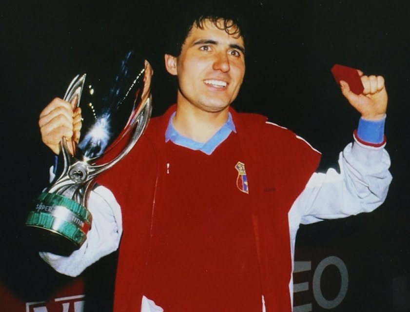Gheorghe Hagi a fost decorat cu "Steaua României", cea mai înaltă distincție a țării, în grad de cavaler. A fost de două ori golgheterul României