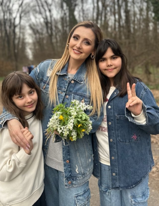 Alina Sorescu a înflorit după ce s-a pronunțat divorțul. Arată mai bine ca oricând de când a vorbit liber despre căsnicia de coșmar. Este mamă singură, dar nu se plânge