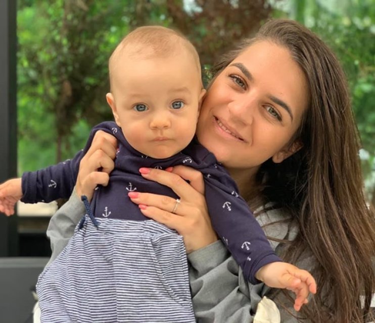 Fiica lui Oreste, apariție rară! Ce relație are Sabina cu părinții ei, ajunsă la 29 de ani. Are un băiețel