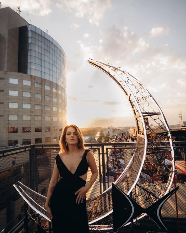 Fiica lui Oreste, apariție rară! Ce relație are Sabina cu părinții ei, ajunsă la 29 de ani. Este influenceriță