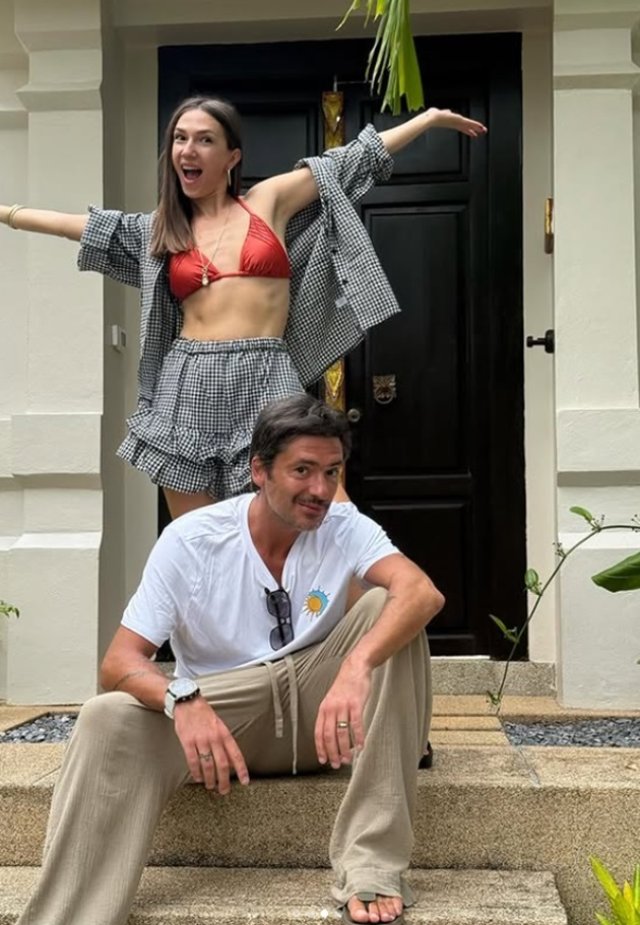 Dorul a fost prea mare! Adela Popescu și-a făcut bagajele și a plecat în Thailanda după Radu Vâlcan cu care este căsătorită de 10 ani