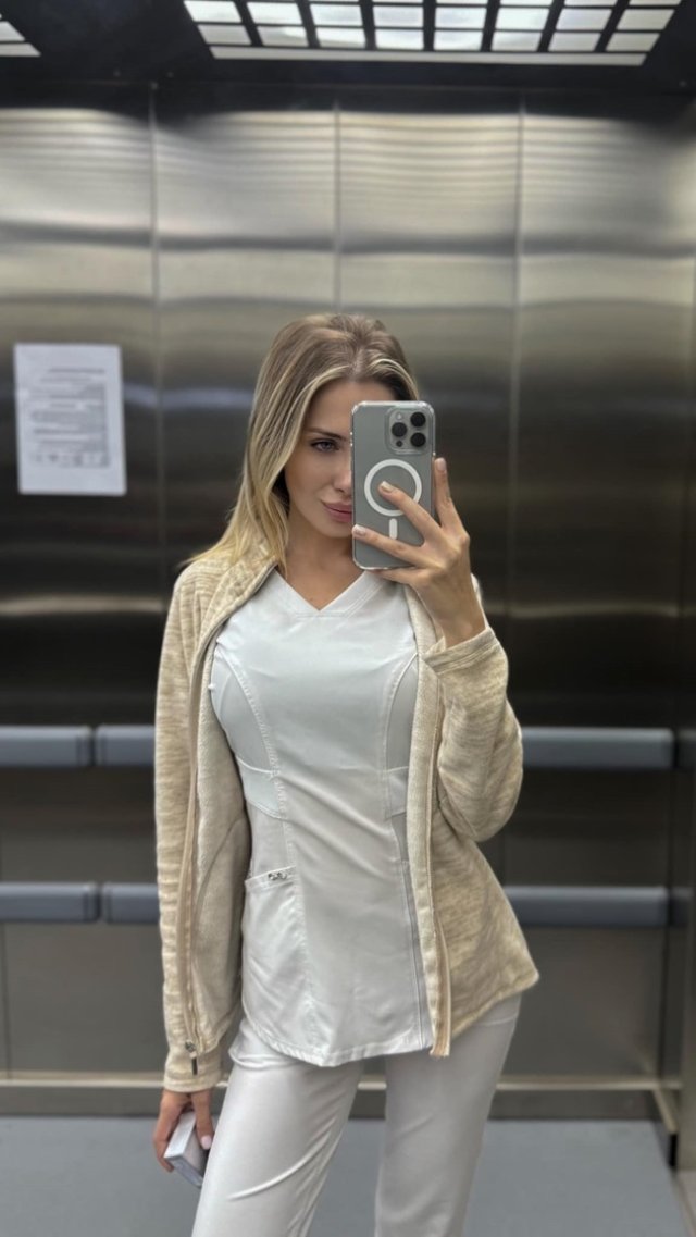 Răzvan Miheț, fostul soț al Oanei Matache, iubește din nou. Cine este noua lui cucerire care este chirurg plastician