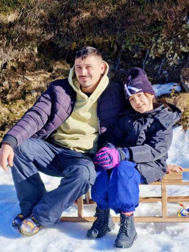Daria a murit în brațele mamei sale în cumplitul accident din Serbia. Ea și tatăl ei ar fi putut fi salvați dacă ambulanța nu ar fi fost blocată la graniță. Tatăl ei îi susținea pasiunea pentru dans