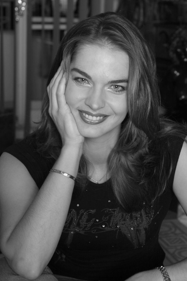 În ciuda vieții grele, Manuela Hărăbor arată impecabil la peste 50 de ani. Cum reușește să fie mereu ca scoasă din cutie
