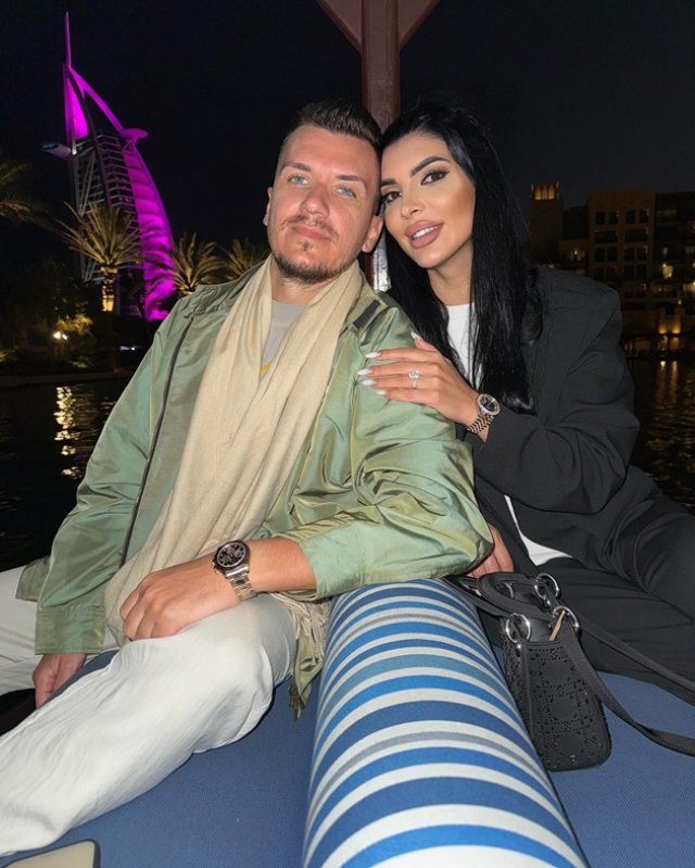Andreea Tonciu nu are limită când vine vorba de cheltuit bani. A recunoscut că este femeie casnică, dar sparge sume uriașe de bani zilnic. Are o mașină de 700 de mii de euro