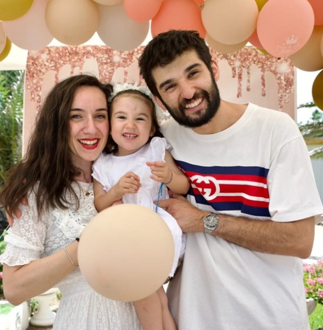 Chef Richard Abou Zaki este cel mai împlinit tătic. Ce frumoasă este fetița lui Carlotta. Bucătarul nu este căsătorit cu mama fiicei sale