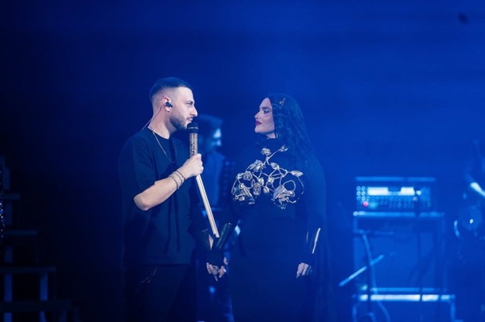 Oana Radu s-a căsătorit în secret? Postarea care a pus pe jar fanii și i-a făcut să-i ureze "casă de piatră". Bărbatul se mândrește când urcă alături de ea pe scenă