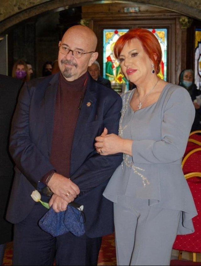 Cine este Iulia, femeia care îi stă alături lui Piedone de 37 de ani. Ce spune șeful ANPC despre soția lui, care în urmă cu mai mulți ani și-a deschis un salon în curtea casei lui