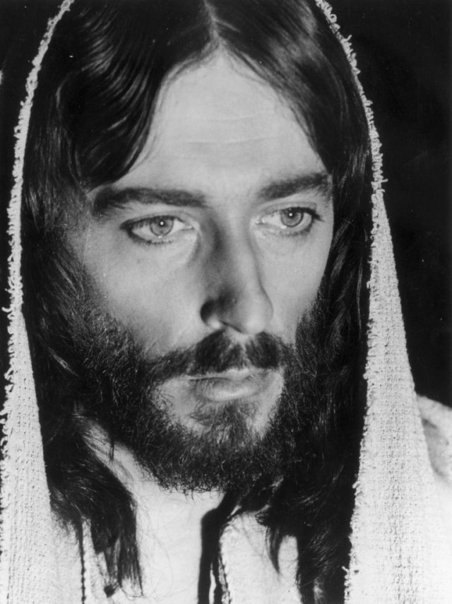 Robert Powell („Iisus din Nazaret”)