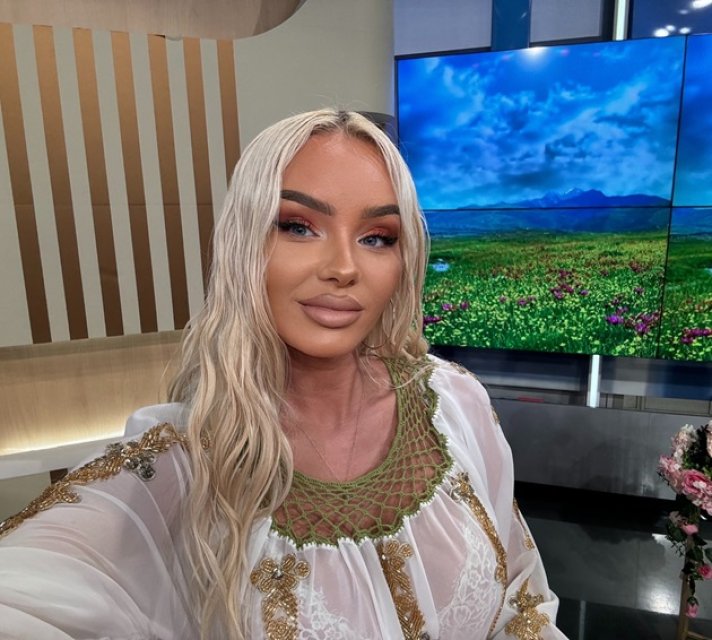 Maria Constantin, confesiune tulburătoare. Nu a vizitat mormântul tatălui ei de mai bine de doi ani. Bărbatul a participat la nunta ei cu Marcel Toader